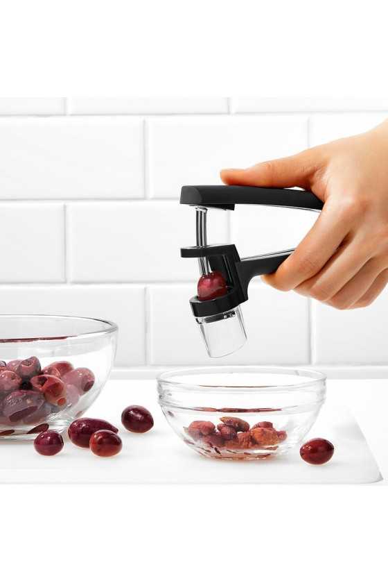 OXO Cherry and olive pitter