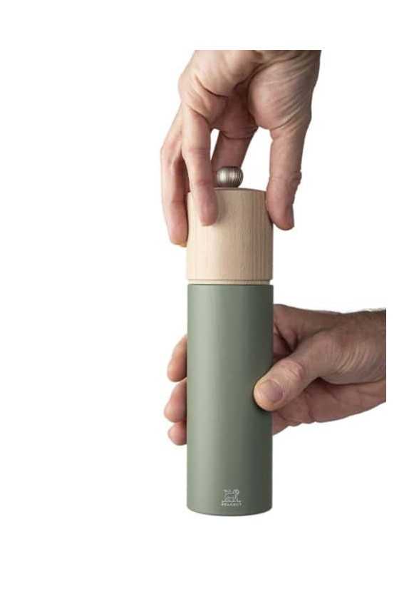 Peugeot Boreal manual pepper mill 21cm fern green