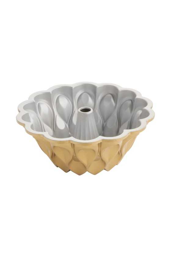 Nordic Ware Gold Crown bundt pan