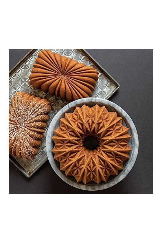 Nordic Ware Gold Cut crystal bundt pan