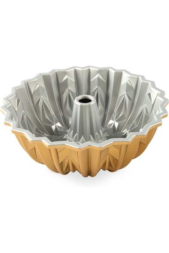 Nordic Ware Gold Cut crystal bundt pan