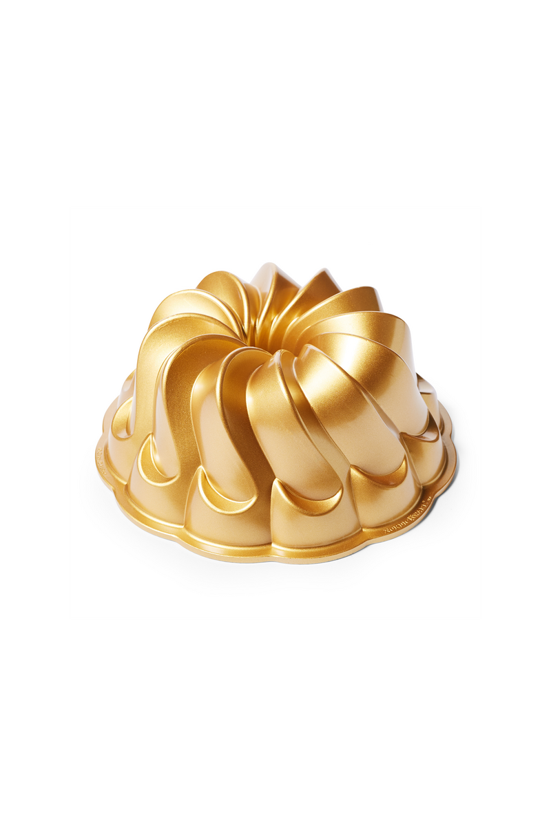 Nordir Ware Gold Pirouette bundt