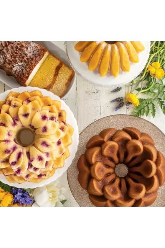 Nordic Ware Toffee Blossom bundt pan
