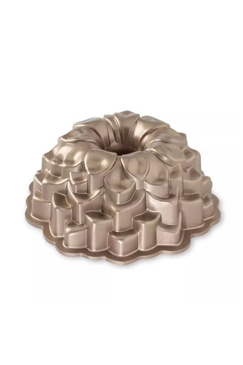 Nordic Ware Toffee Blossom bundt pan