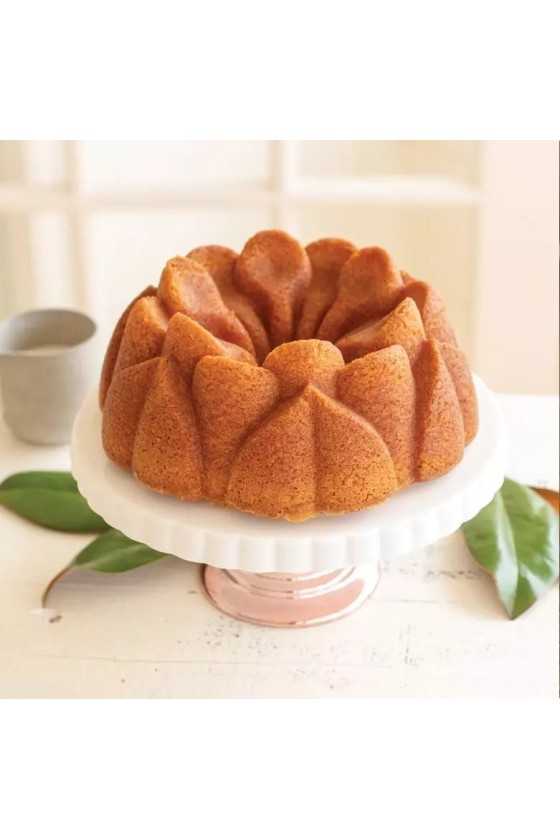 Nordic Ware Toffee Magnolia bundt pan