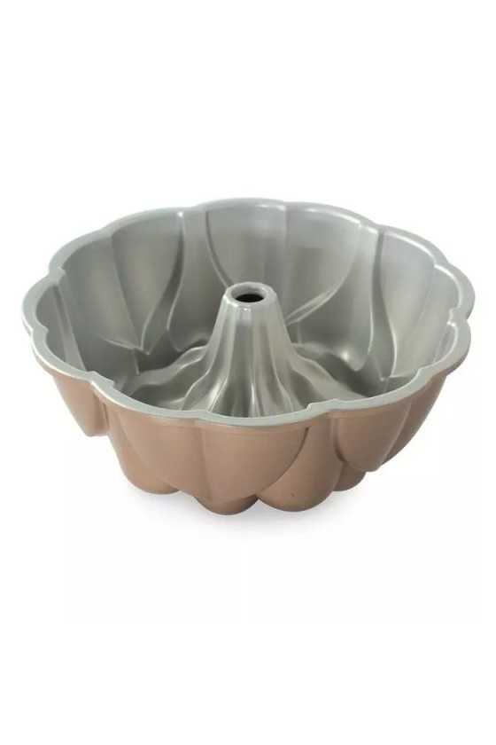 Nordic Ware Toffee Magnolia bundt pan
