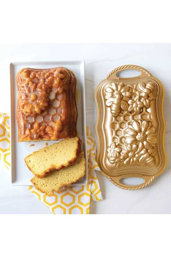 Nordic Ware Gold Honeycomb load pan