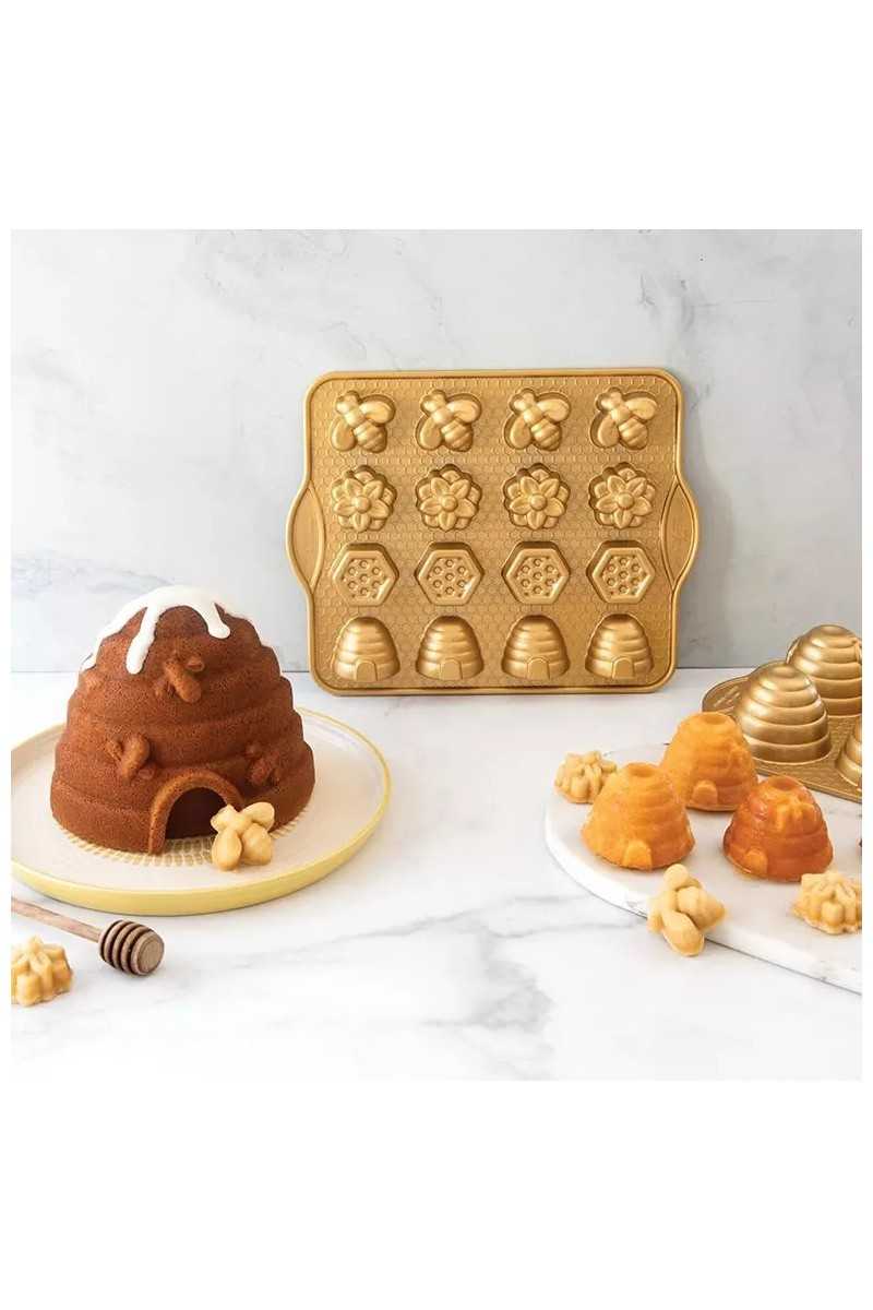 Nordic Ware Gold Busy Bee bitelette pan