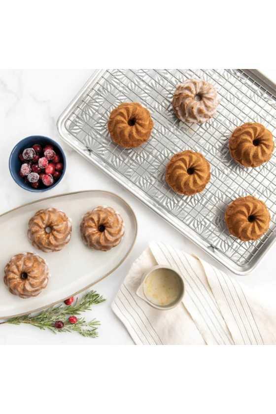 Nordic Ware Gold Pirouette bundtlette