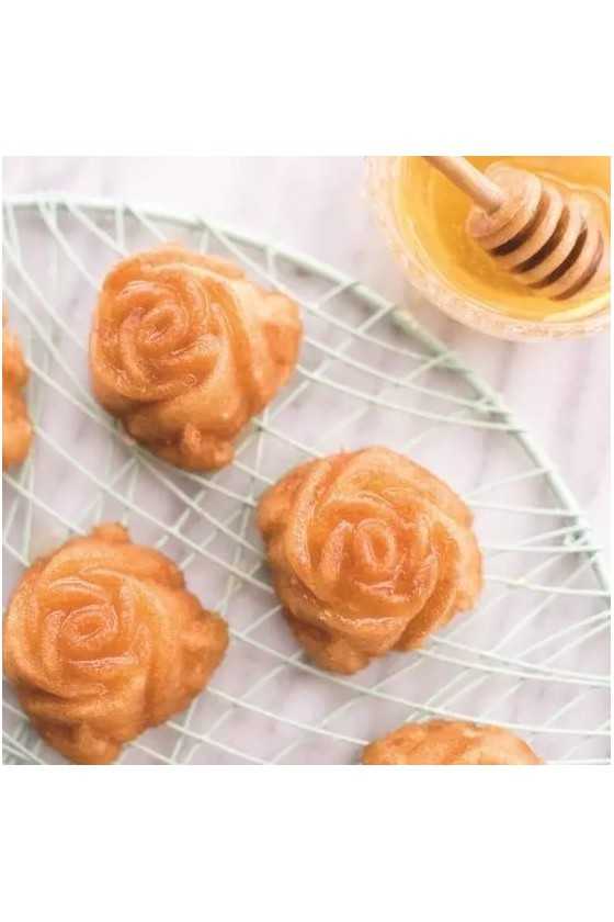 Nordic Ware Toffee Rosebud cake