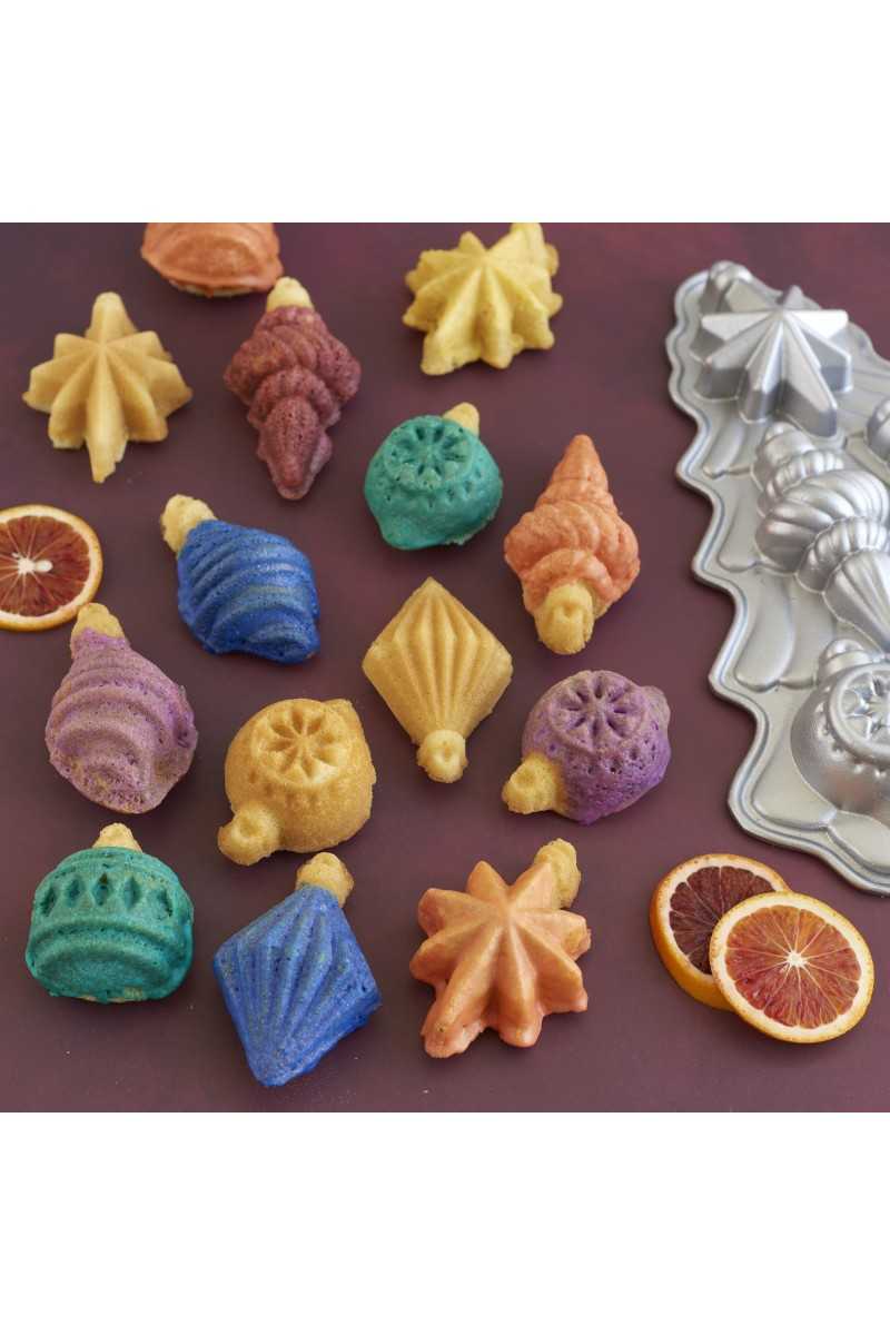 Nordic Ware Silver VIntage ornament pan | Koken en Wonen