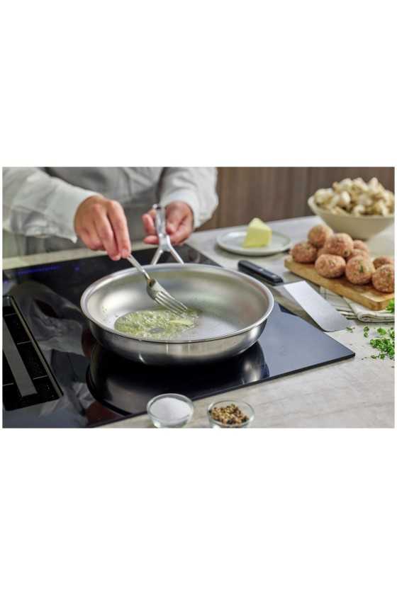 Easy baking without non-stick. Demeyere Silverline 7 Frying Pan