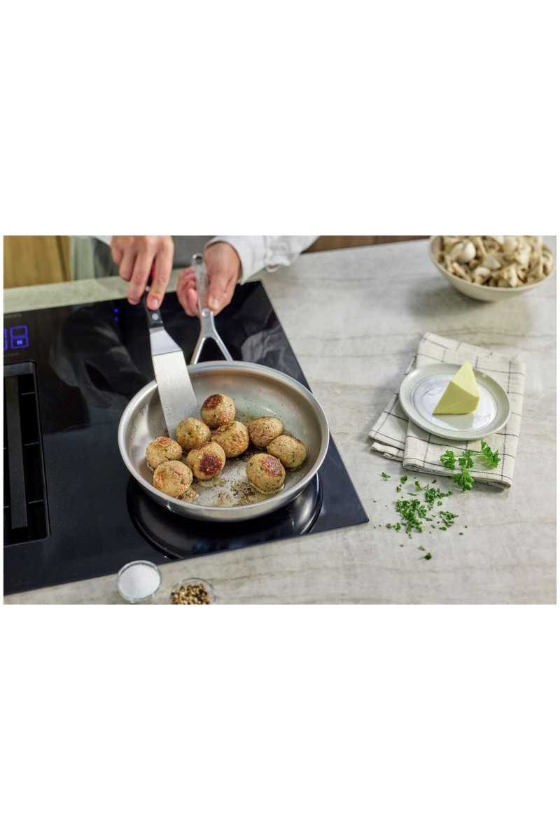 Easy baking without non-stick. Demeyere Silverline 7 Frying Pan