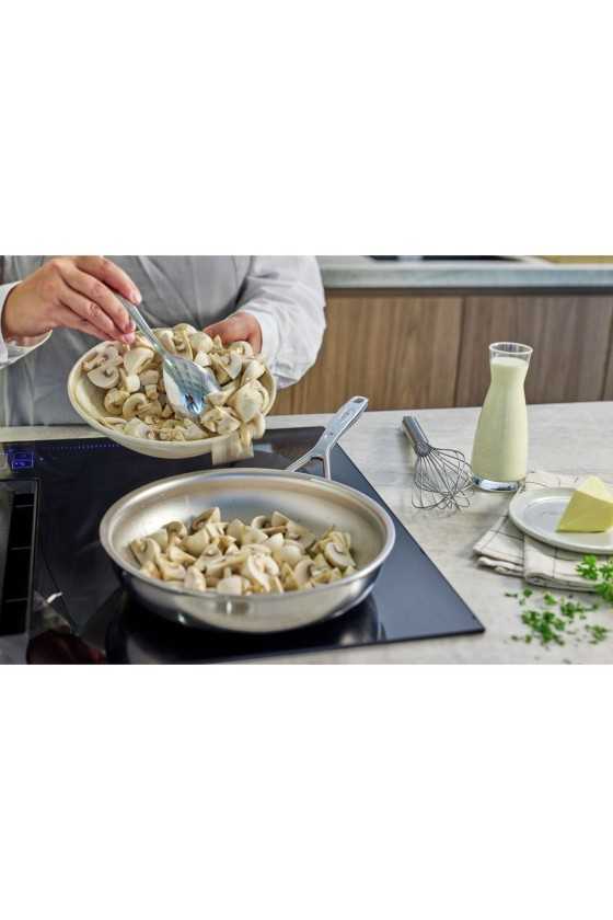 Easy baking without non-stick. Demeyere Silverline 7 Frying Pan