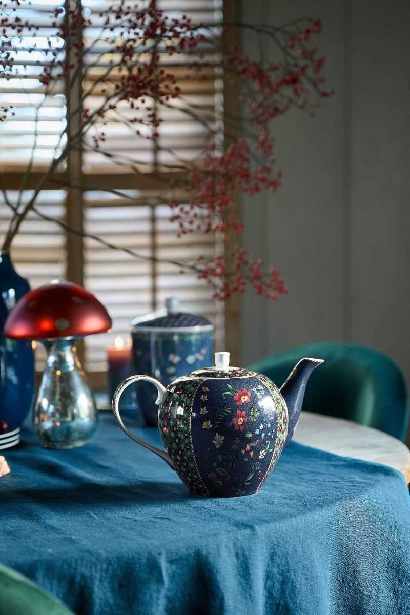 Pip Studio Berry Blues Teapot 1.6 liters