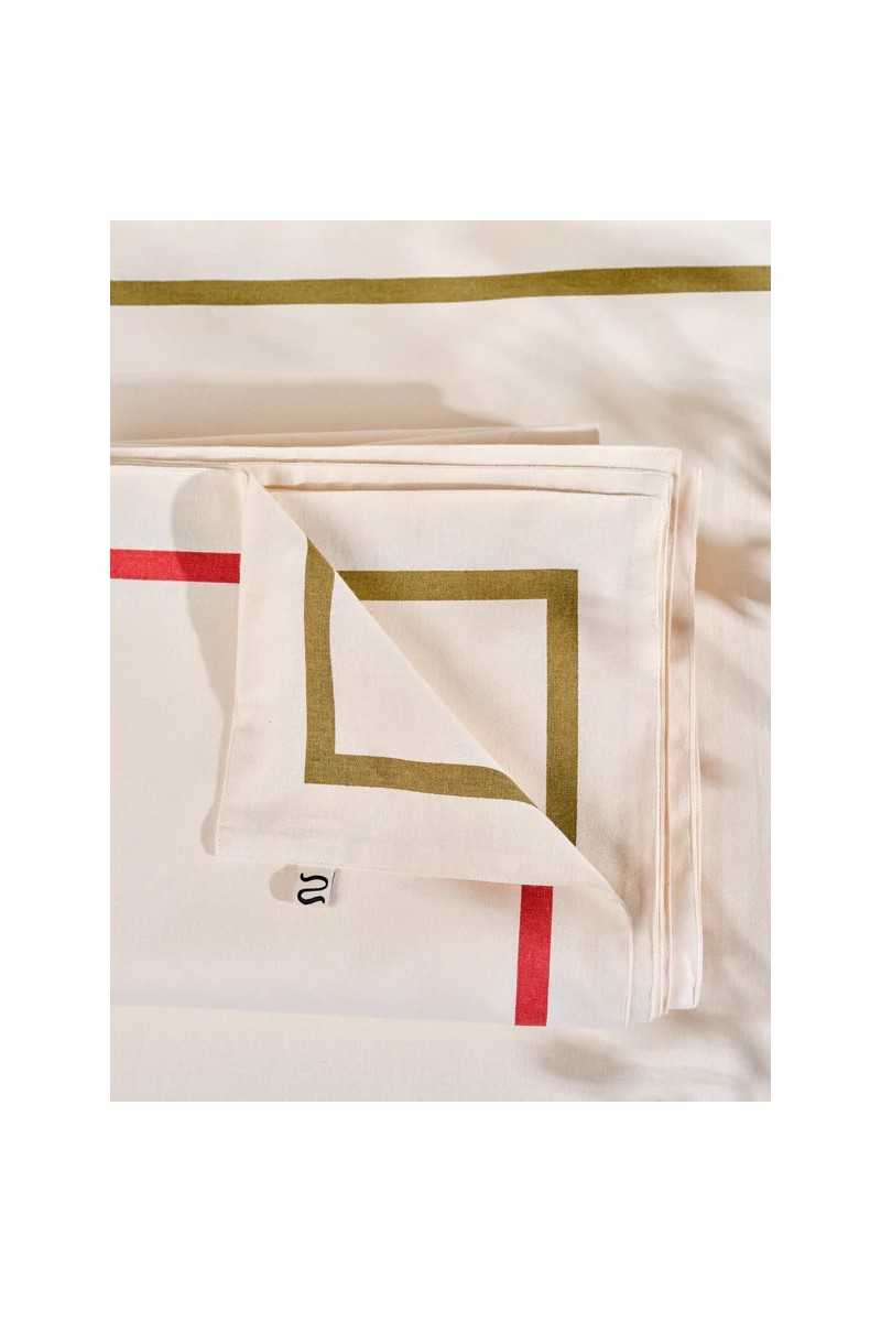 Nine Tafelkleed Reversible Noah 240 x 140cm Rood, Creme en Groen Nine Tafelkleed Reversible Noah 240 x 140cm Rood, Creme en Groen