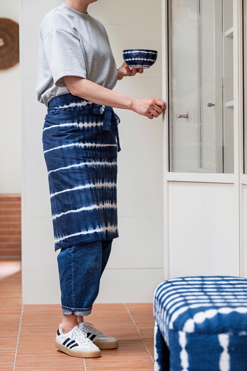 vtwonen Schort Tie-Dye blauw met wit - 66x110cm
