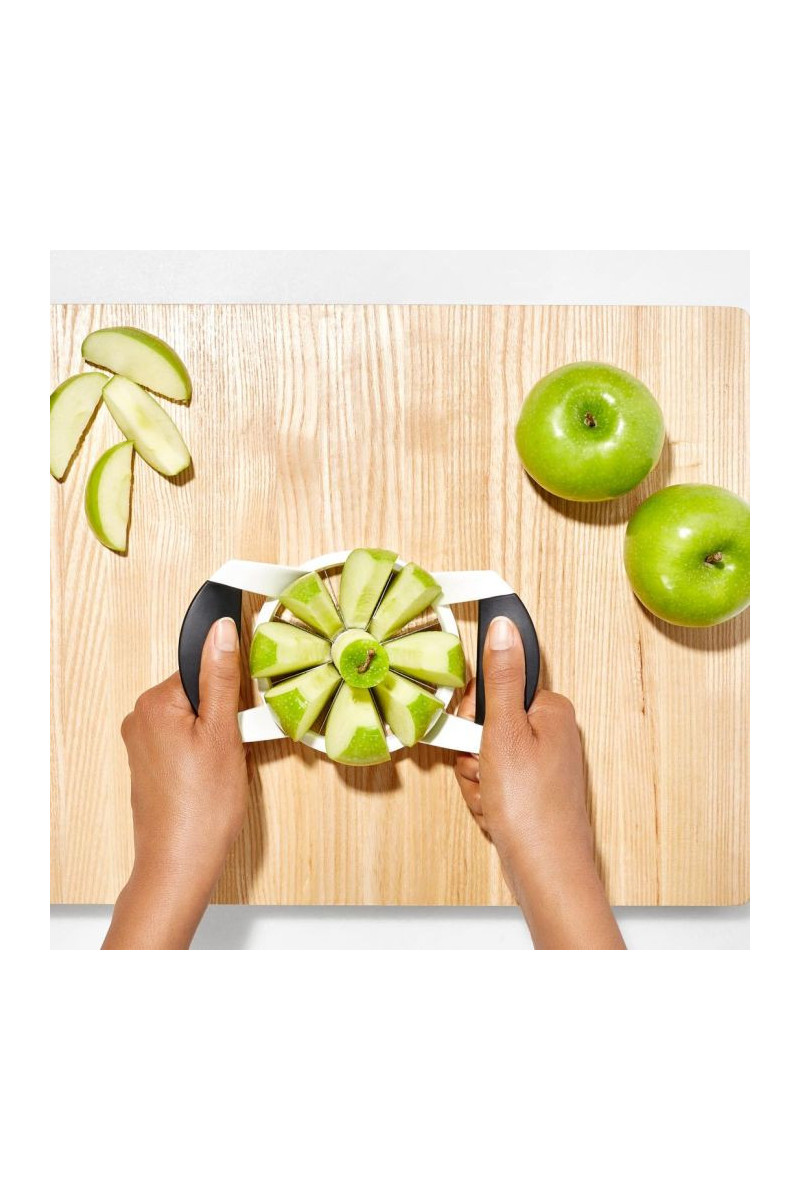 Oxo Appeldeler, met verhoogde grepen