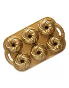 Baking supplies at Koken & Wonen, good and affordably priced.